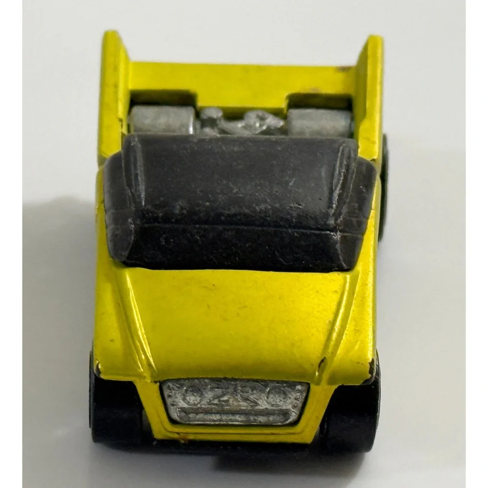 Hot Wheels Jester Diecast Car Kids 1:64 Yellow Black Roof Concept Truck 2001